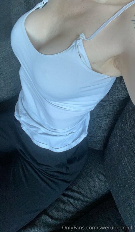 swerubberdoll actrice libre galeries