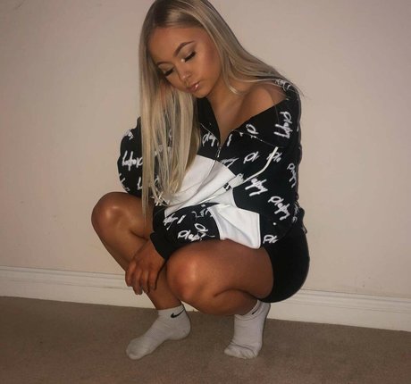 Lucy M étoile de l'art image