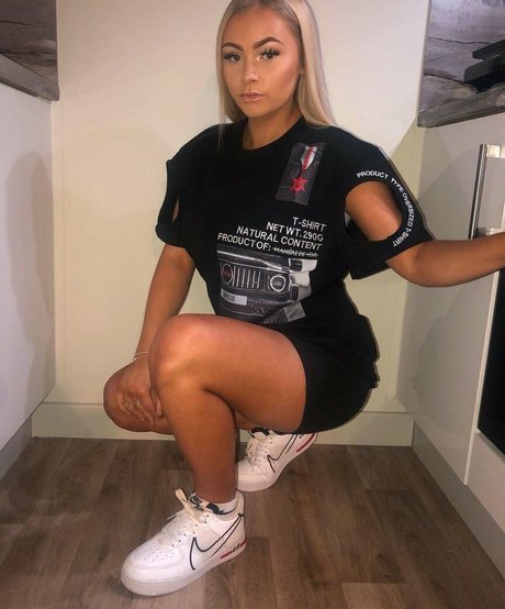 Lucy M nus étoiles des photos