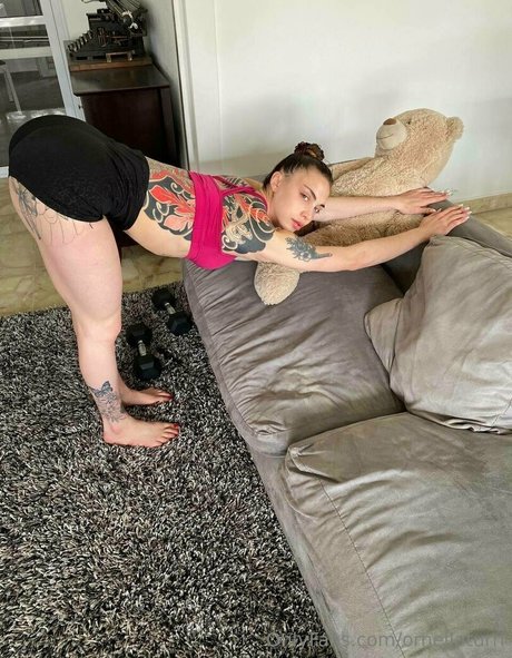 ornellaturri modèle exclusif des photos