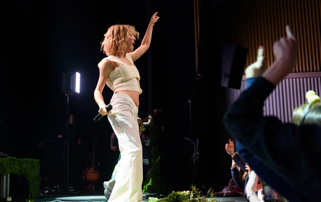 Pommelien Thijs star du porno chaude photo