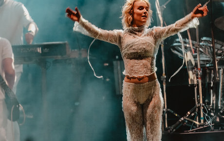 Pommelien Thijs art modèle galerie