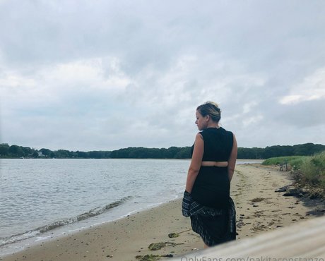 nakitaconstanzo modèle adulte collection