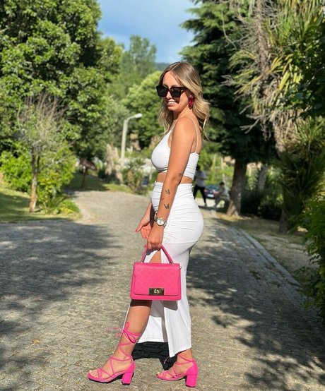 Mariana De Sousa modèle nu photo