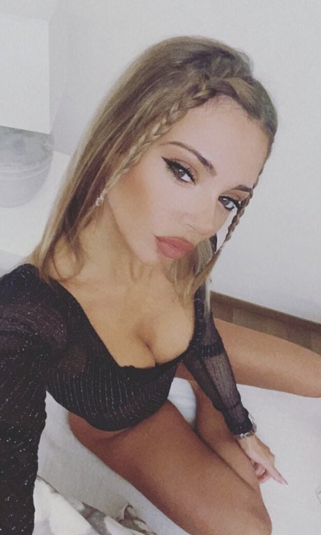 Verdiana Vanessa Salmi étoile chaude des photos