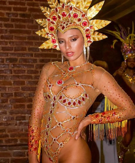 Agos Lamonaca jolie star du porno galeries