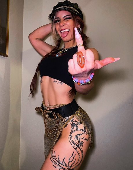 petite blonde onlyfans parfaite haute qualité photo