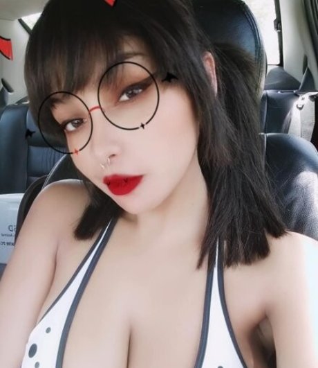 Akiramoon modèle pornographique image