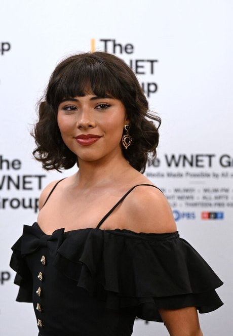 Xochitl Gomez sexe de star du porno images