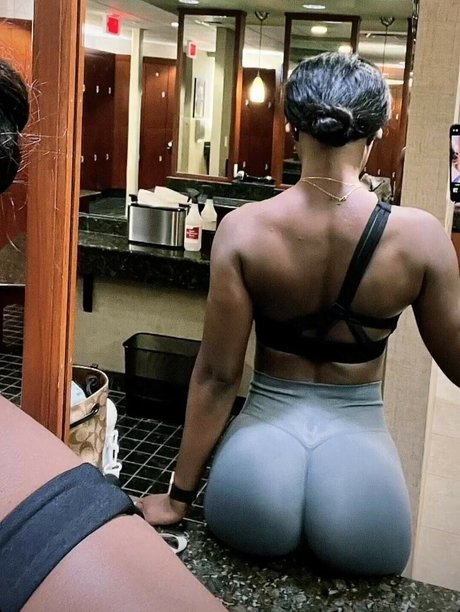 Queen Aminata star érotique photos