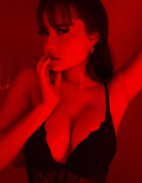 Ana Whiterose nus étoiles galeries