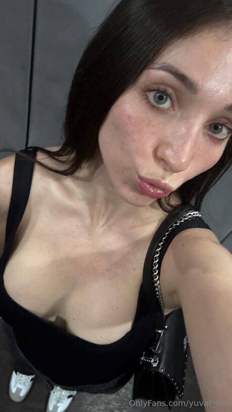 Yuval raz jolie actrice images