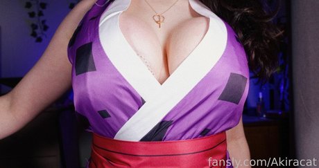 Akiracat actrice artistique galeries