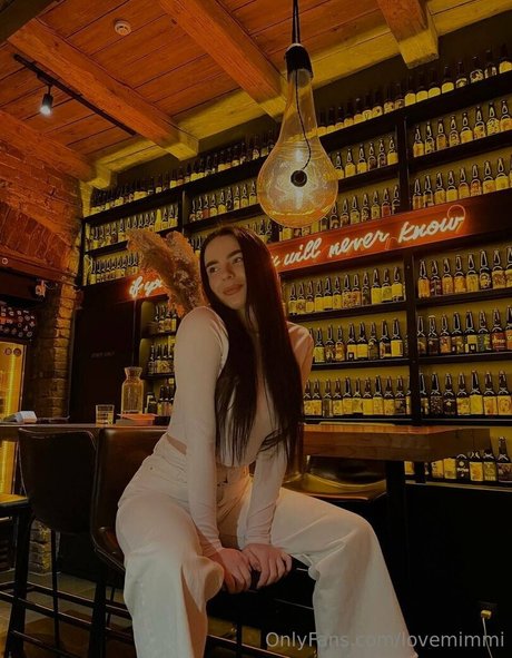 lovemimmi modèle pornographique archive