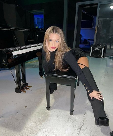 Mae Welsch jolie actrice image