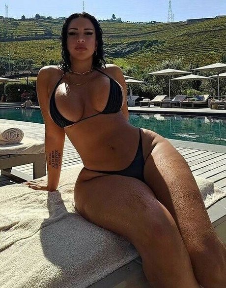 Mikaelabrbs actrice porno img