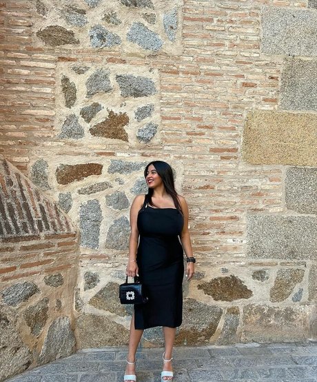 Anneris modèle artistique galerie