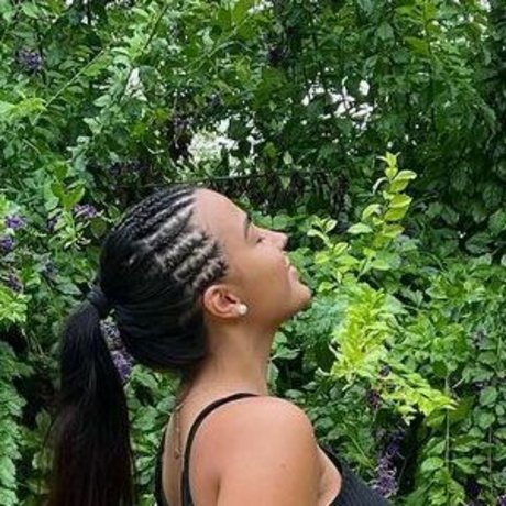 Anneris modèle nu photo