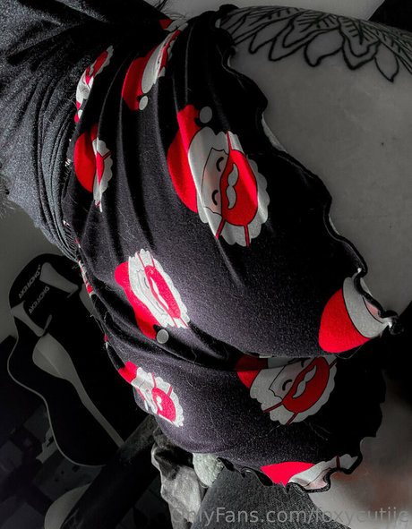 Foxycutiie nus star du porno image