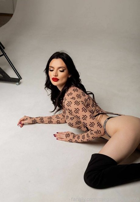 megan brunette modèle img