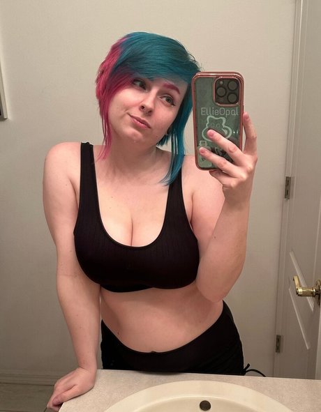 EllieOpal beau modèle des photos