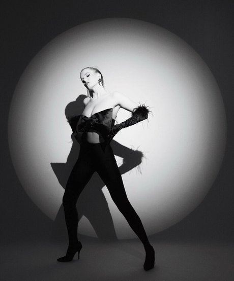 Mckenzie Hewson mannequin des photos