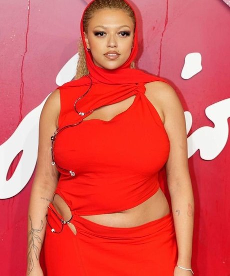 Mahalia modèle meilleur photos