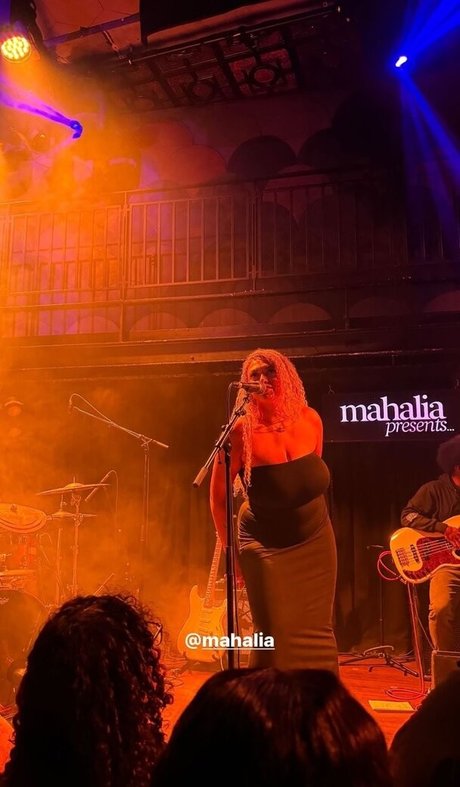 Mahalia actrice de grande qualité des photos