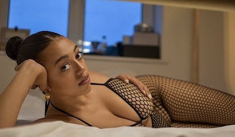 Mahalia modèle magnifique archive