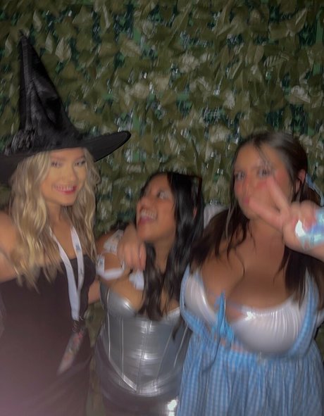 Kiley K modèles nus des photos