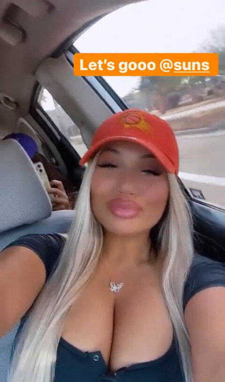 ébène maigre onlyfans nu parfait des photos