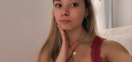 Sara Brooks art étoile images