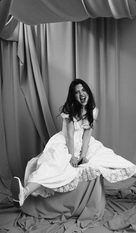 Sophie Silva actrice sexy photo