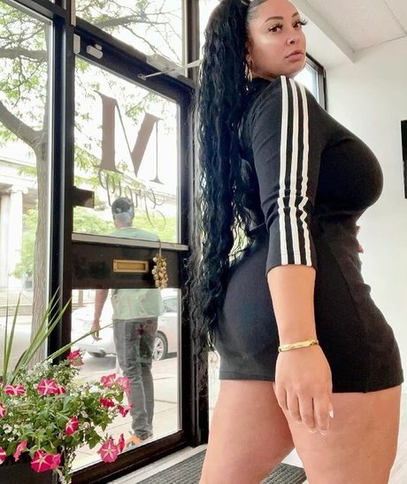 tylea adore modèle pornographique photo