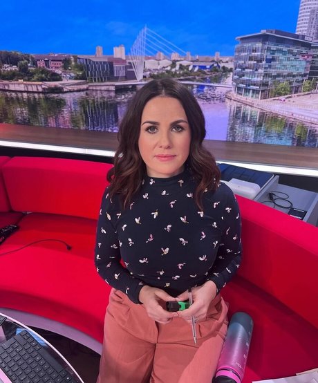 Nina Warhurst jolie actrice img