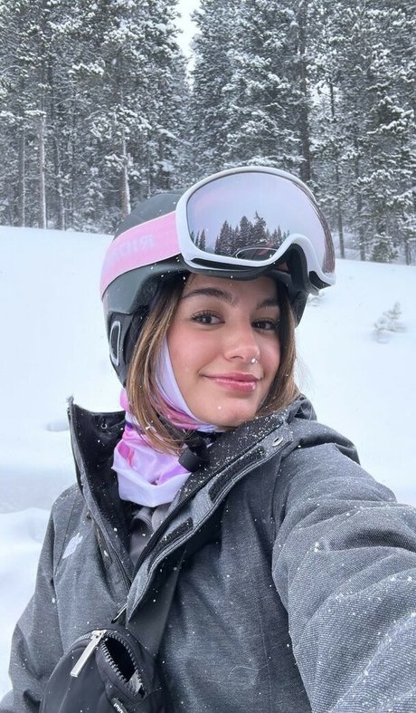 Andrea Guti rrez modèle magnifique photo