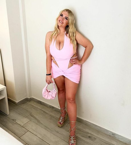 Demi 34JJ star du porno gratuit images