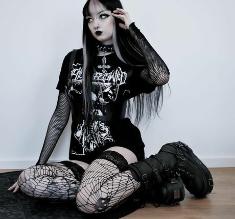 CreepyCassy étoile sexy galerie