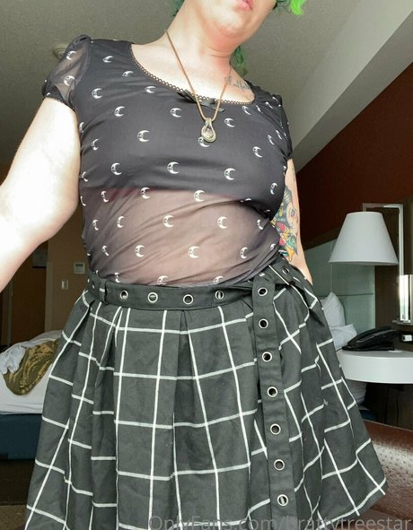 brattytreestar actrice de nus collection