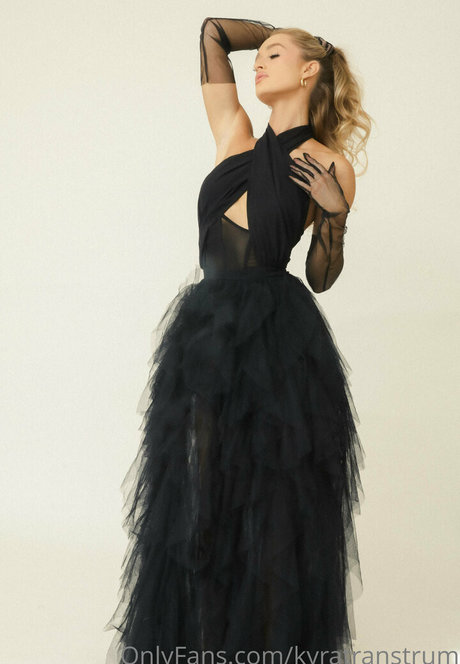 itskyrakaty modèle pornographique des photos