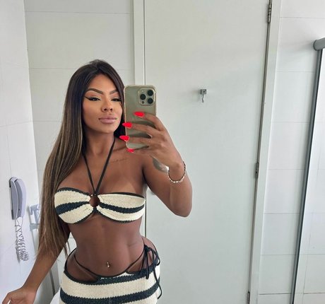 Jessica Apolinario étoile exclusive photo