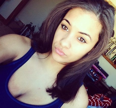 Nicole A Foster modèle hd archive