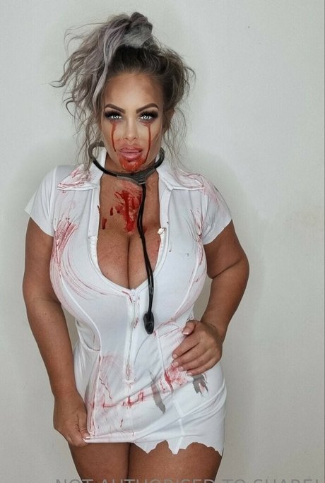 Princess Levi star érotique photo