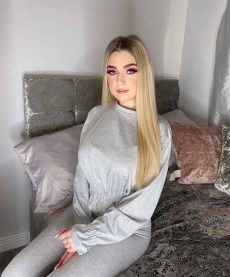 Alex Estelle star érotique galerie