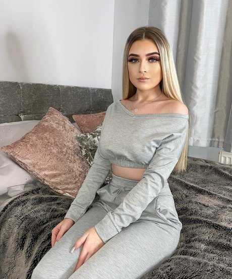 joi uniquementfans sexy érotique galerie