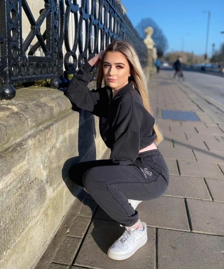 Alex Estelle modèle parfait galerie