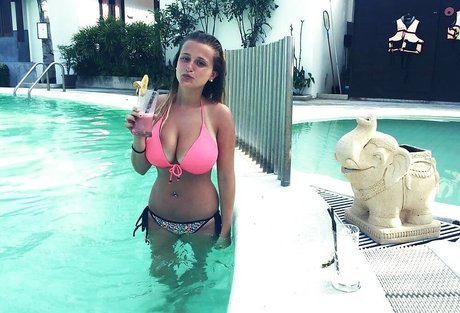 Luan Raviv haut de star du porno des photos