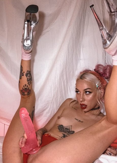 The Omen star du porno exclusive photos