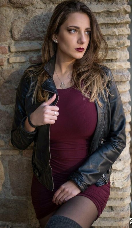 Cleo Bracchi meilleure star du porno archive