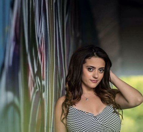 Maria Sharrad star du porno nue archive